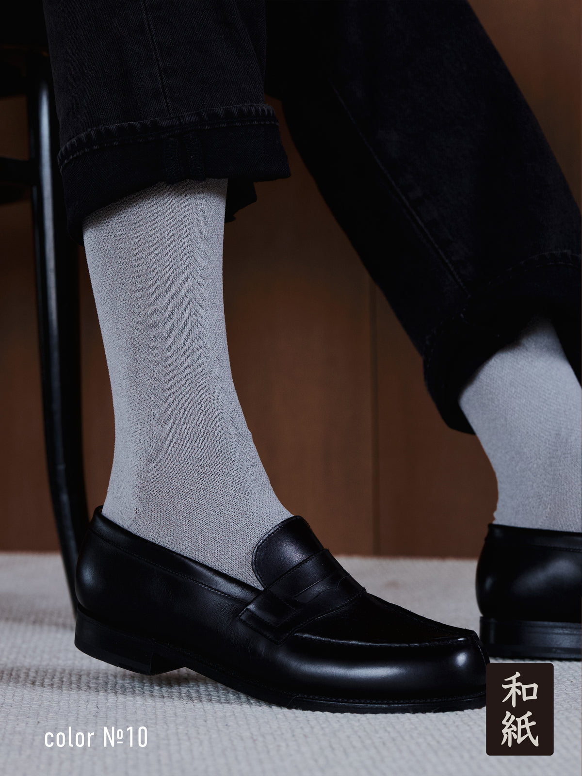 【Tabio MEN】ドライなタッチが心地いい和紙梨地ソックス