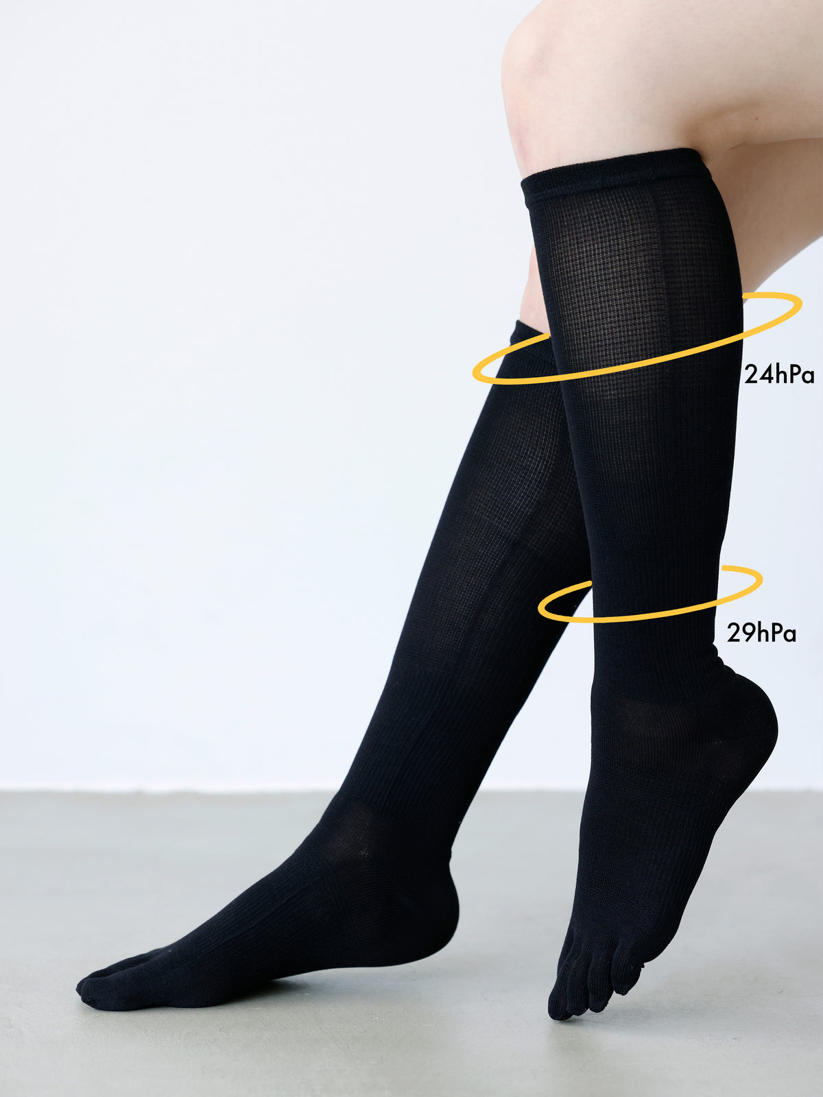 【美脚Labo】さらさら綿混着圧五本指ハイソックス / 24.0~26.0cm