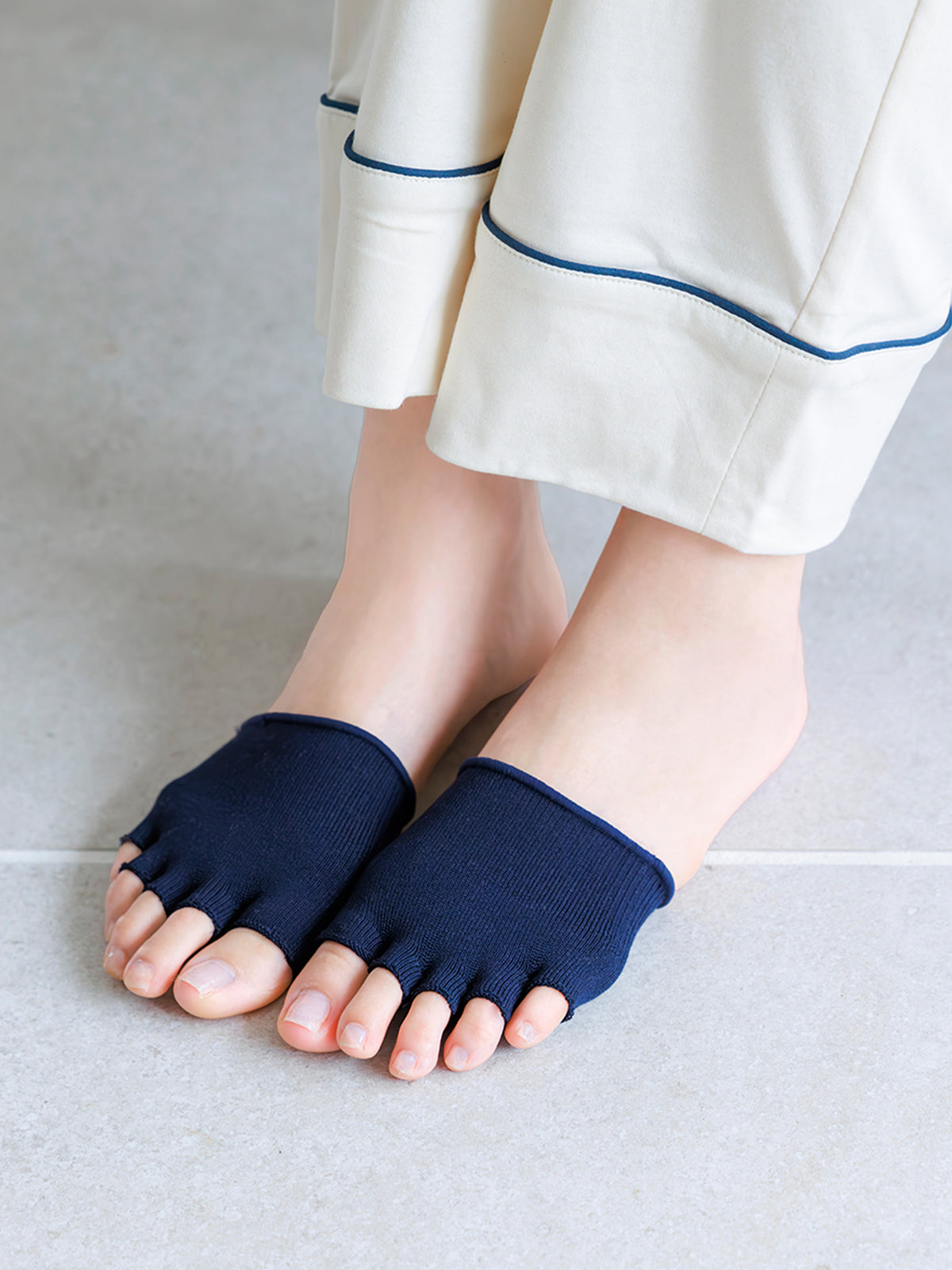 【絹肌Labo】シルク混 フィンガーレスつま先五本指ソックス