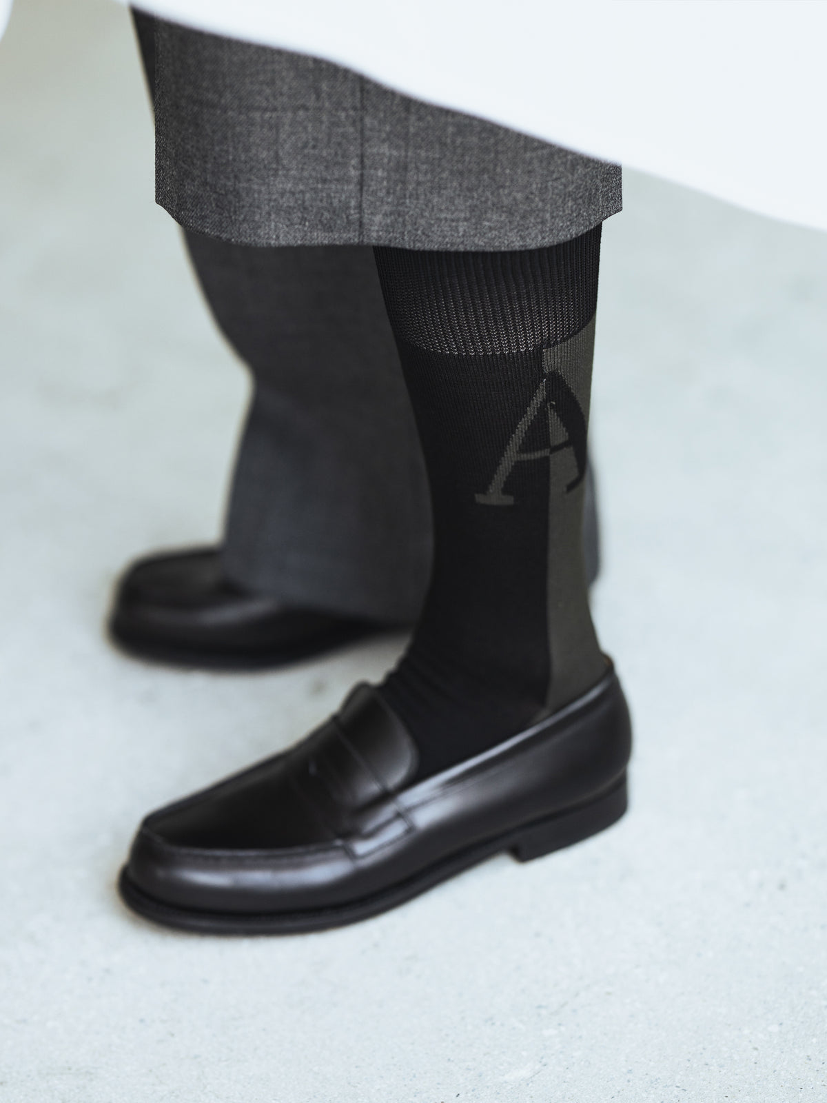 【EMPORIO ARMANI】 E・Aロゴクルー丈ソックス