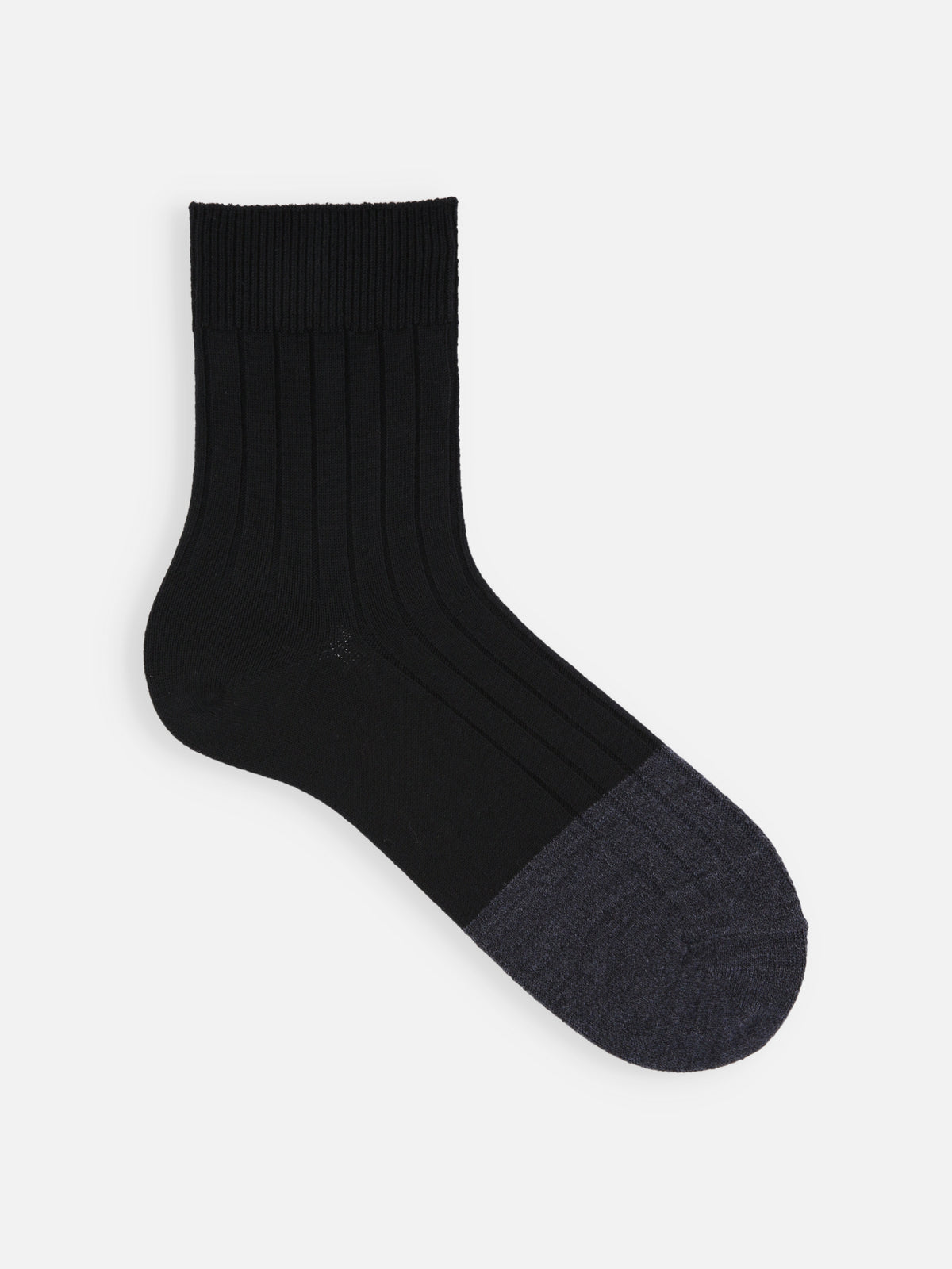 【Tabio MEN】つま先ウール混切替リブショートソックス - ブラック×チャコール