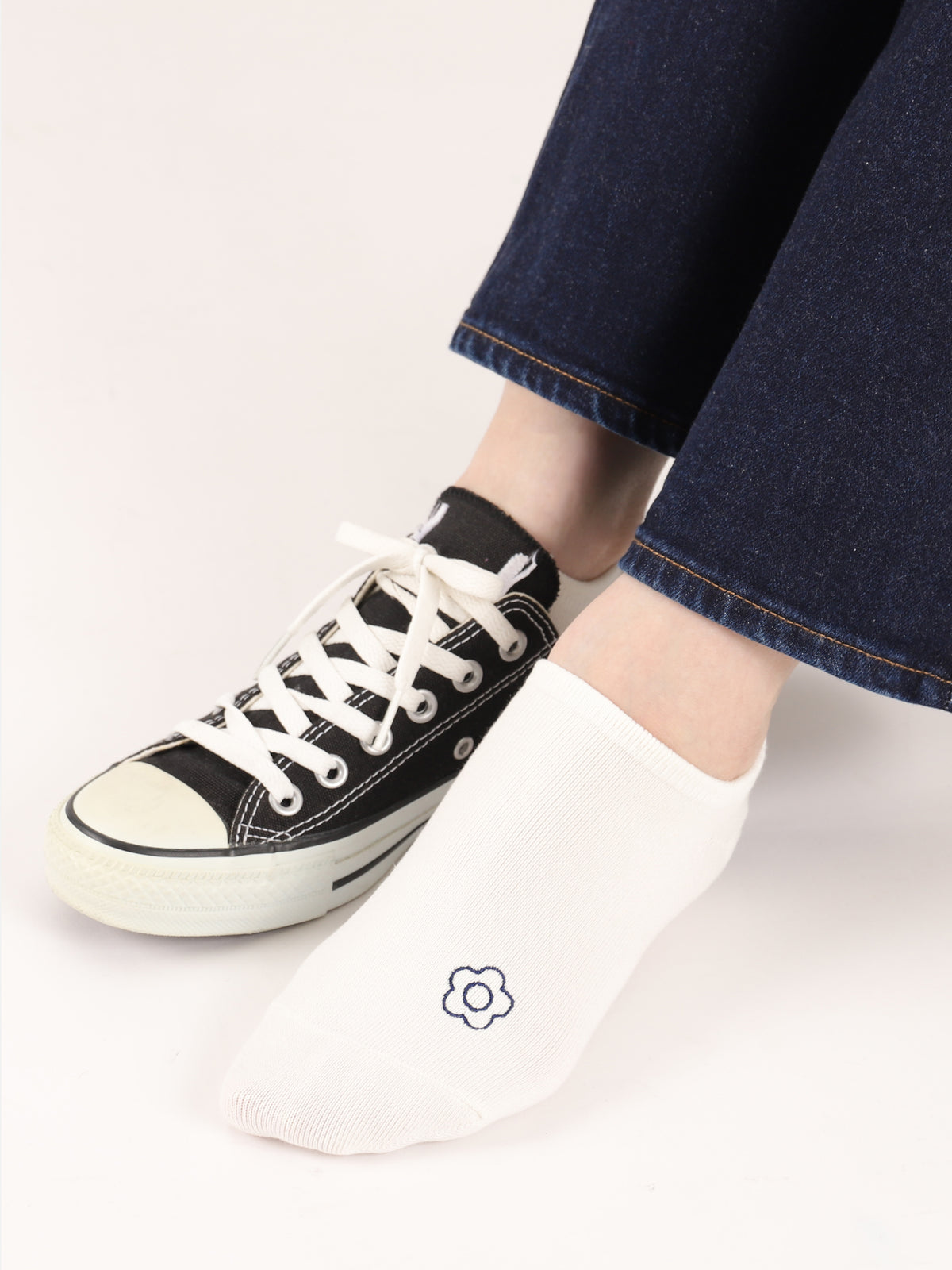 【3足1,485円】線画刺繍スニーカー丈ソックス