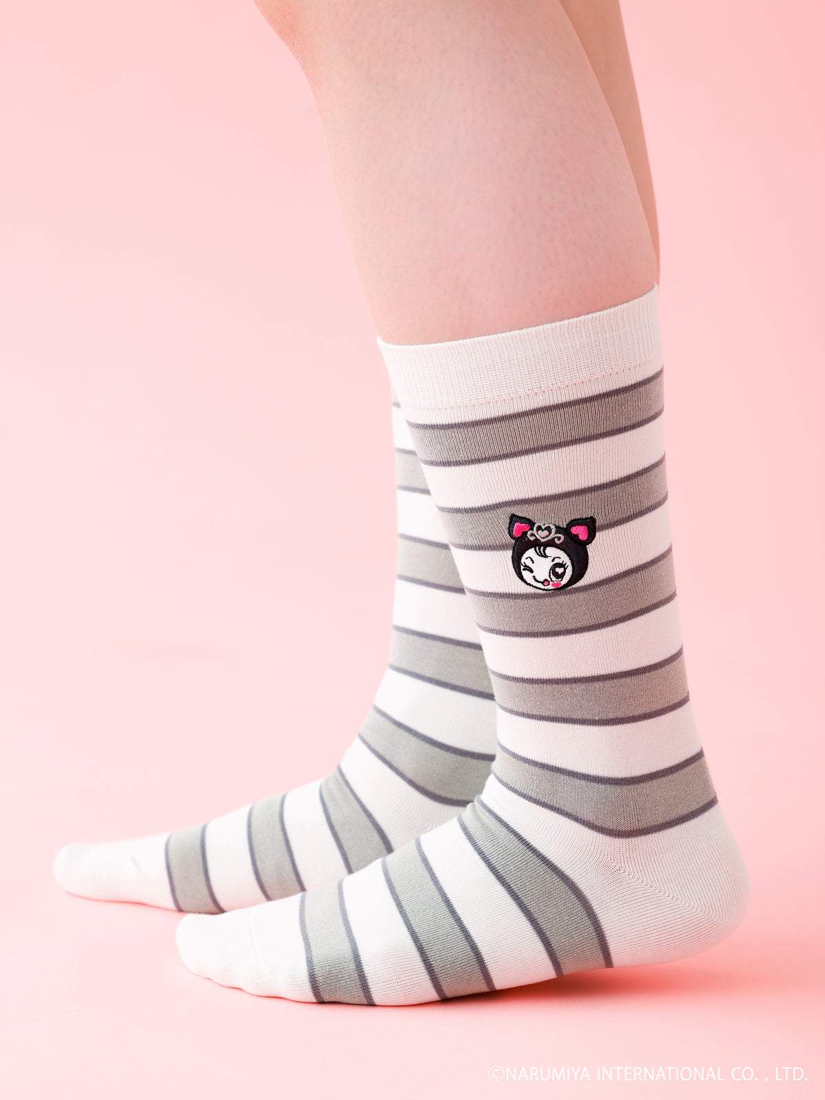 ナルミヤキャラクターズ ボーダー刺繍ミディ丈ソックス - デビリーちゃん