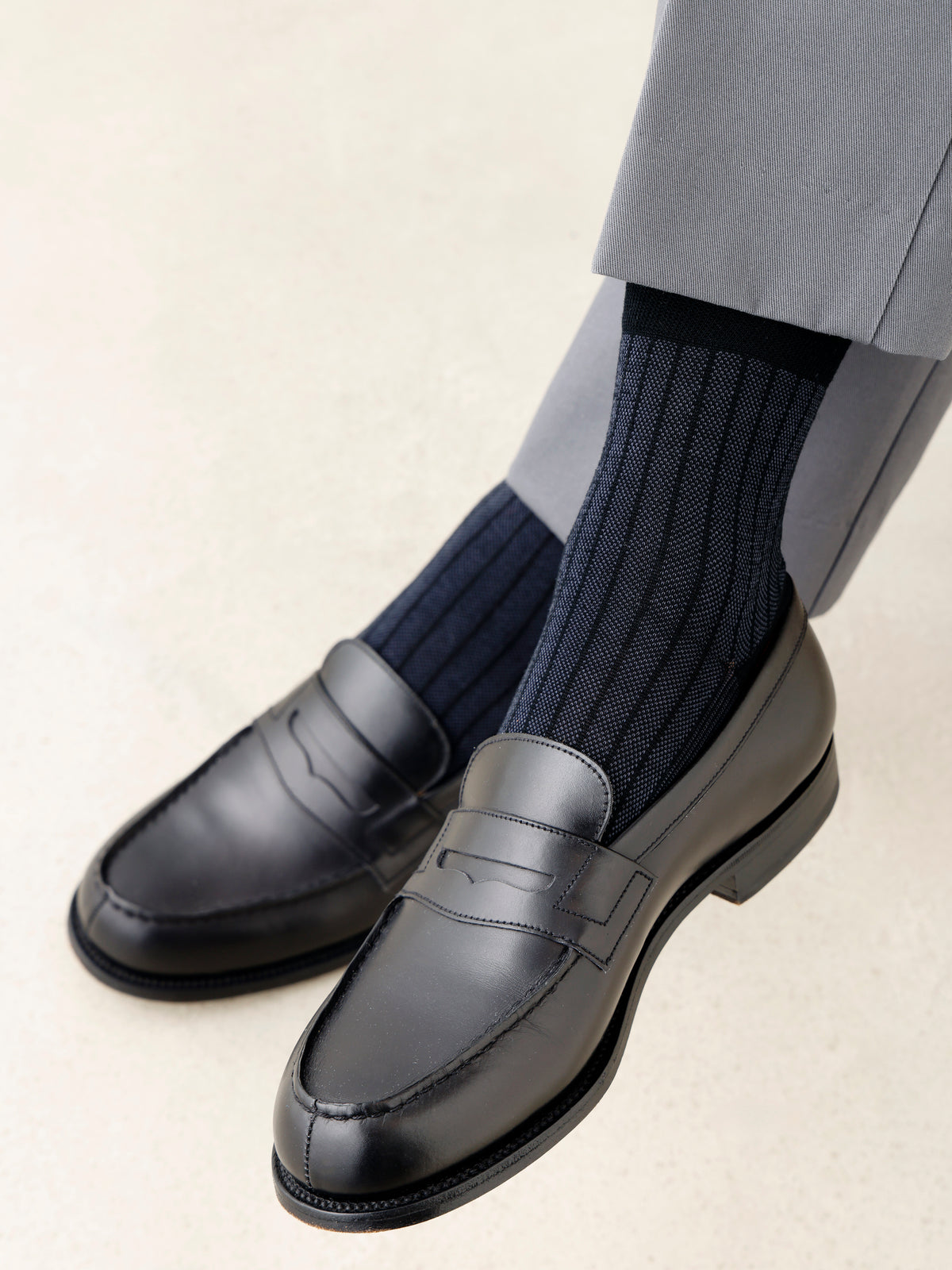 【Tabio MEN】さらっとやわらか綿麻混ジャカードストライプショートソックス - コン+ブルー