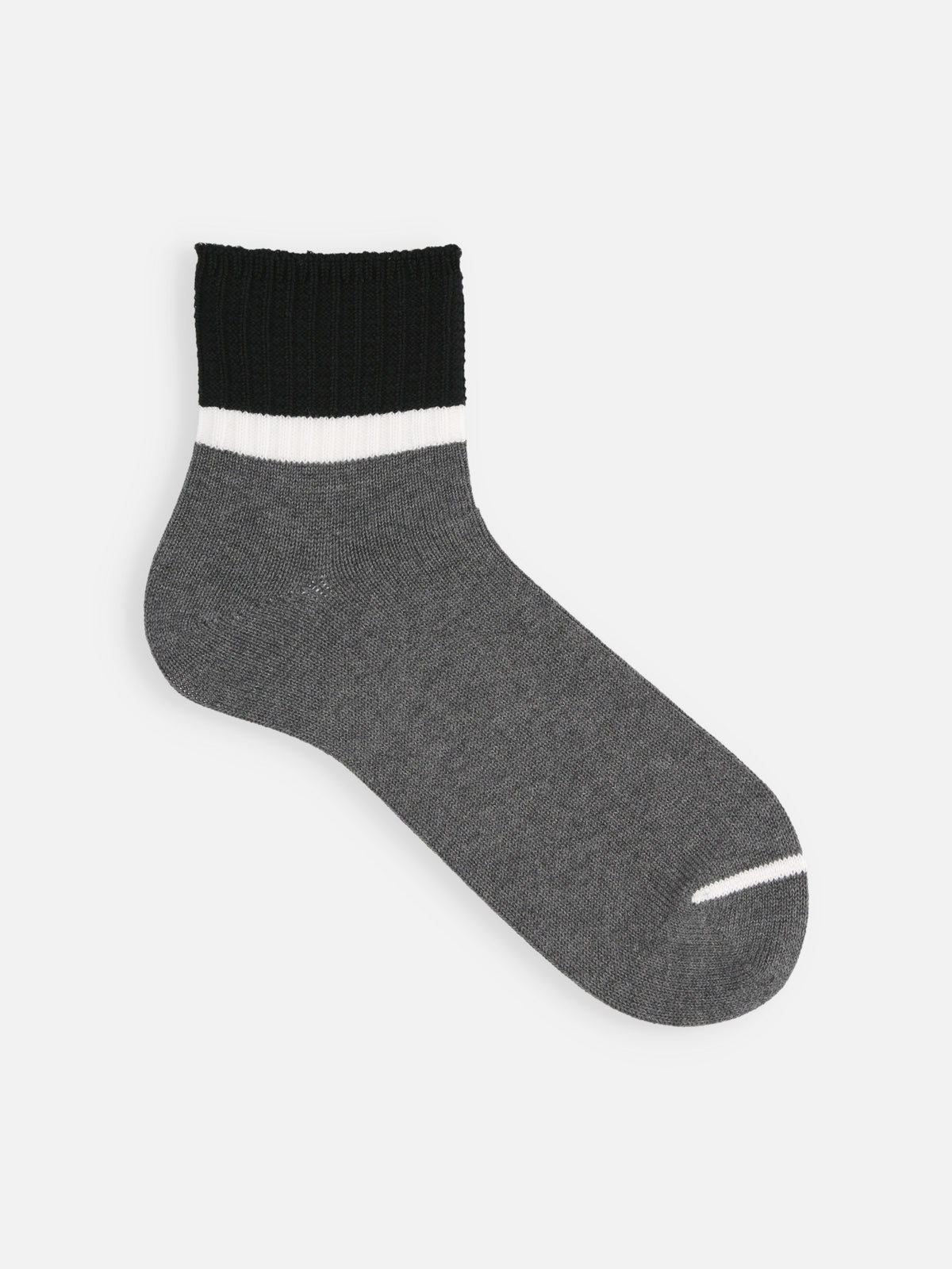 【Tabio MEN】メランジカラーブロックショートソックス(27.0～29.0cm) - チャコール+ブラック+オフ