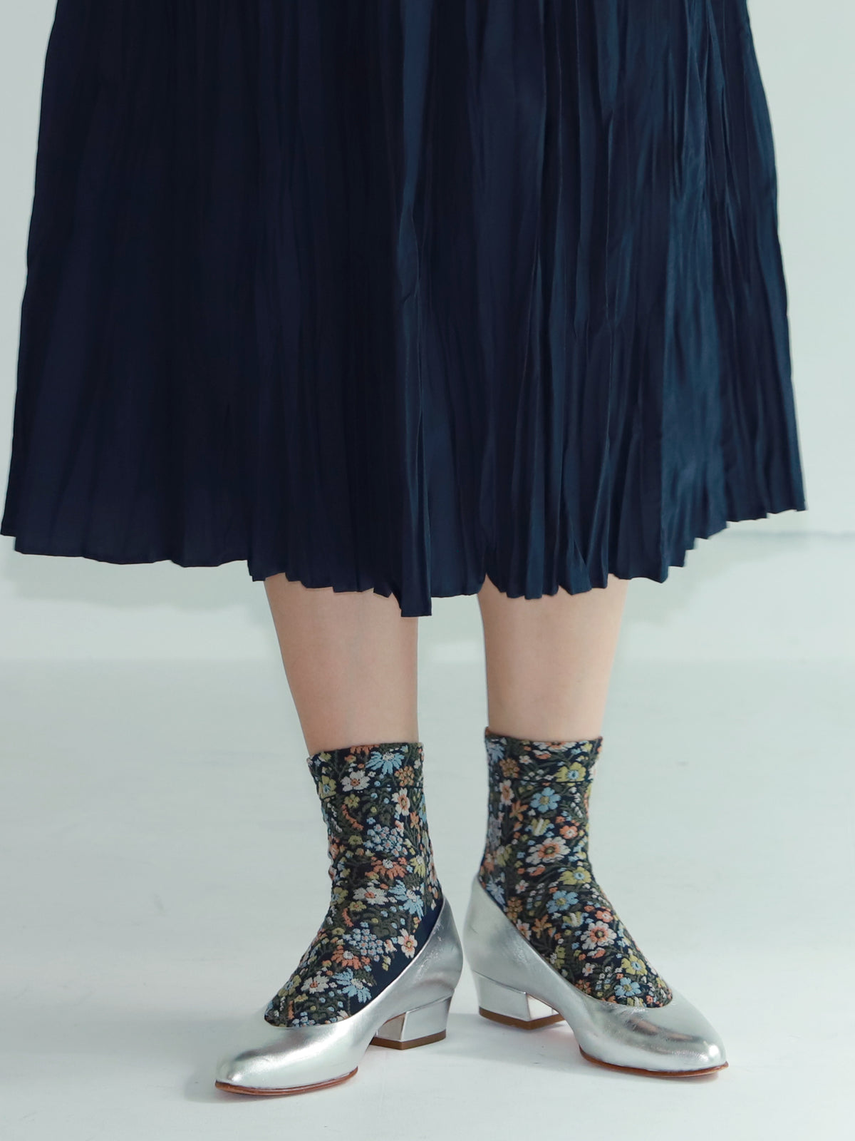 フロートボタニカル総柄ショートソックス - コン