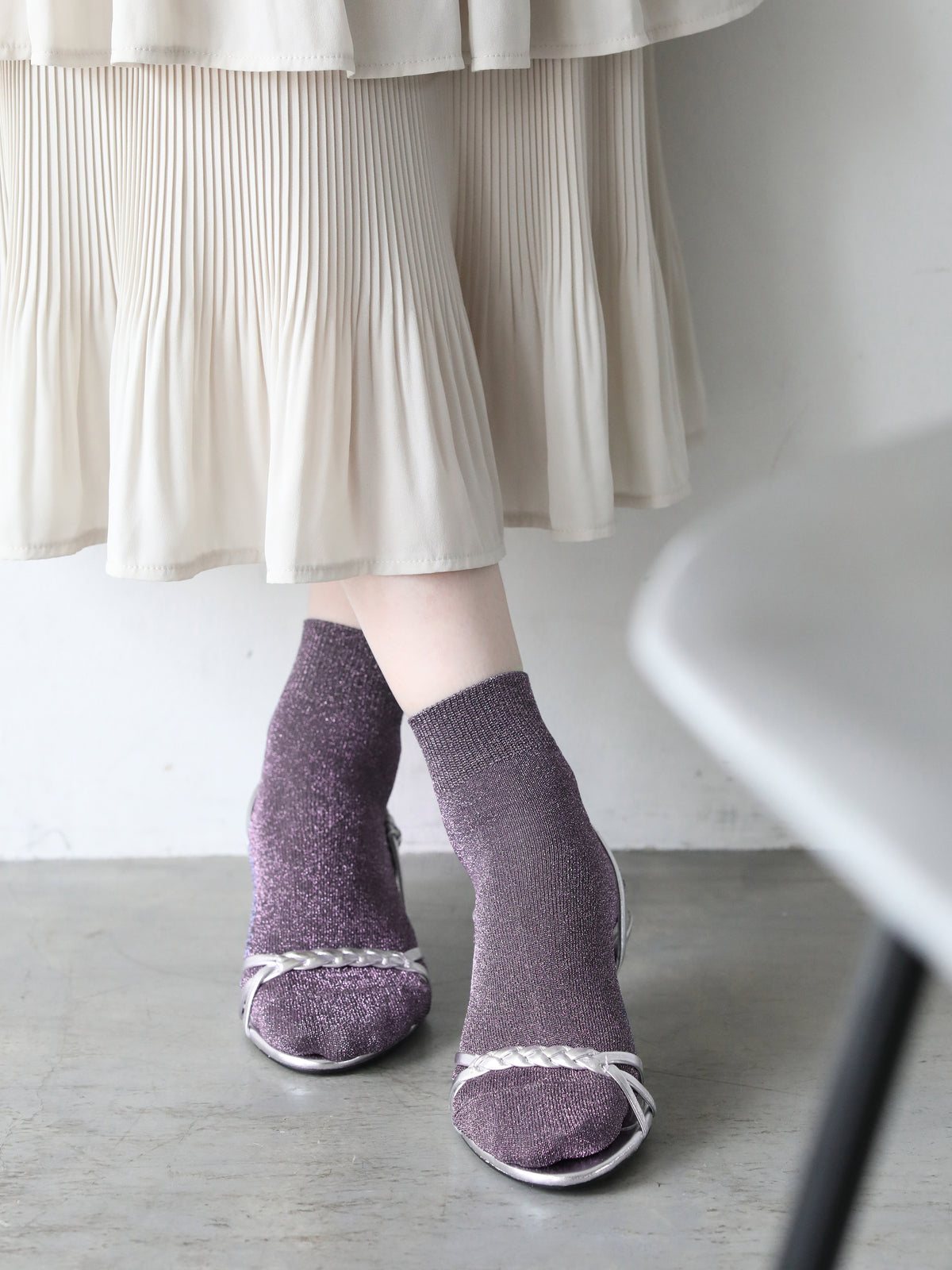 【定番】どんな服装にもあう足元キラめくラメショートソックス - バイオレット