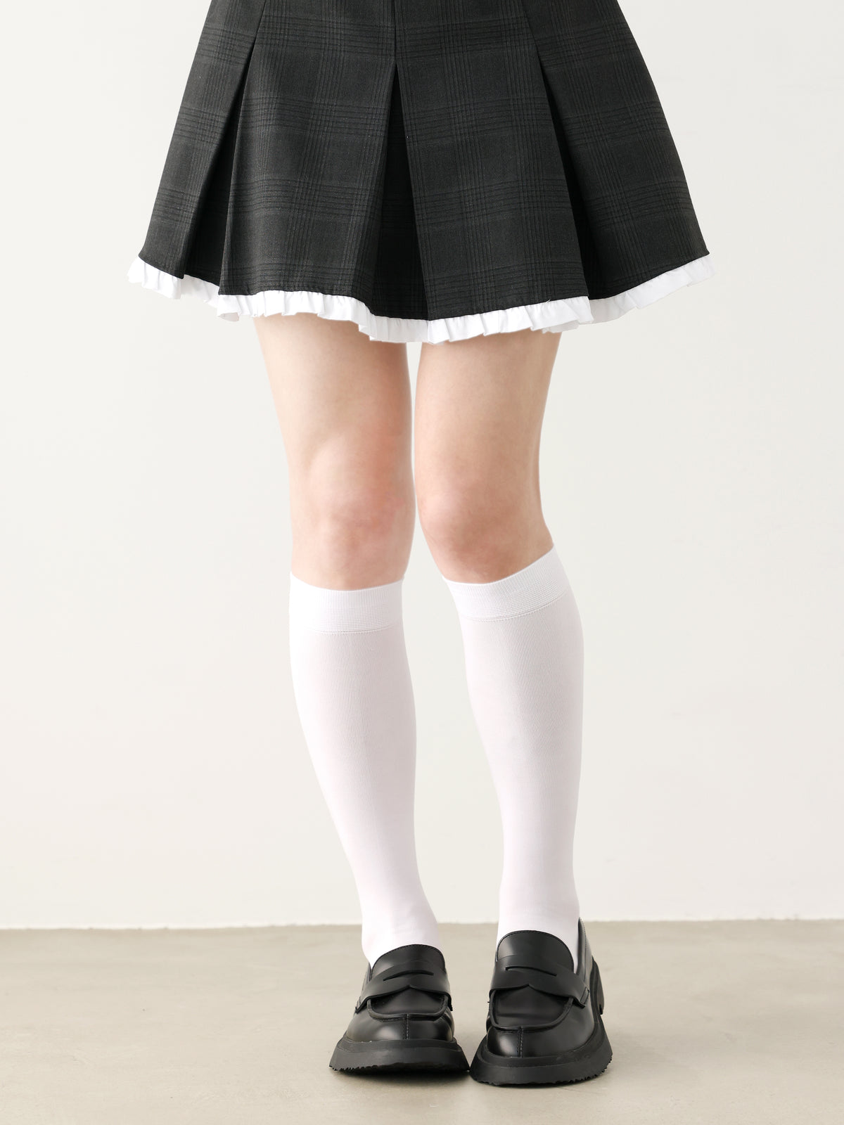 【やさしくフィット】ソフティナイロン無地ハイソックス