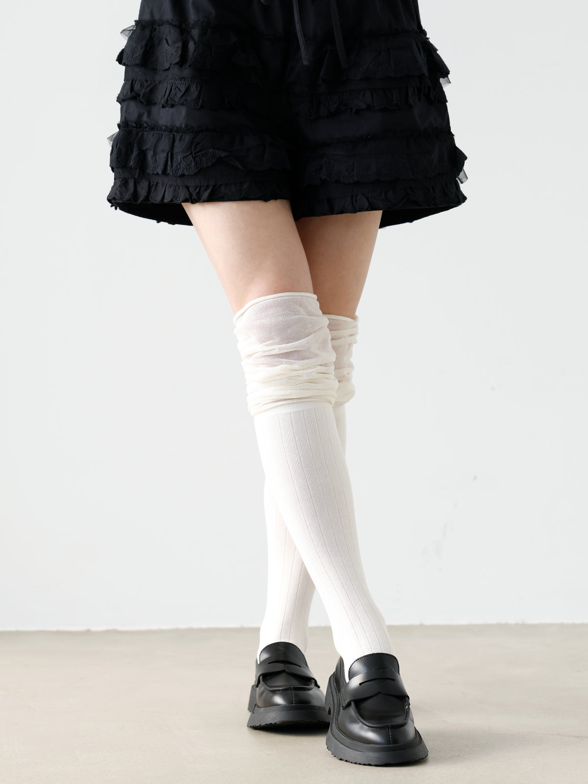 トップゆるゆるリブニーハイソックス