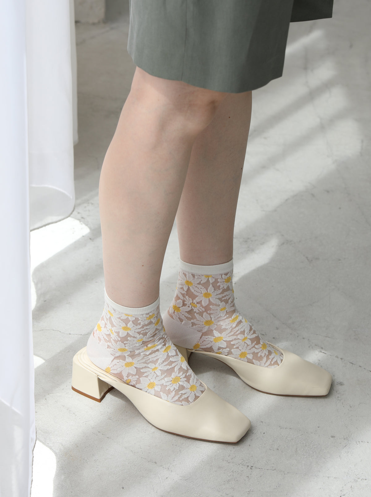 シースルー花柄ショートソックス