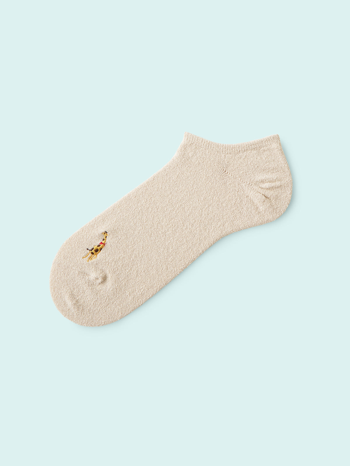 【3足1,485円】メンズ ブークレ刺繍スニーカー丈ソックス - ベージュ+キリン