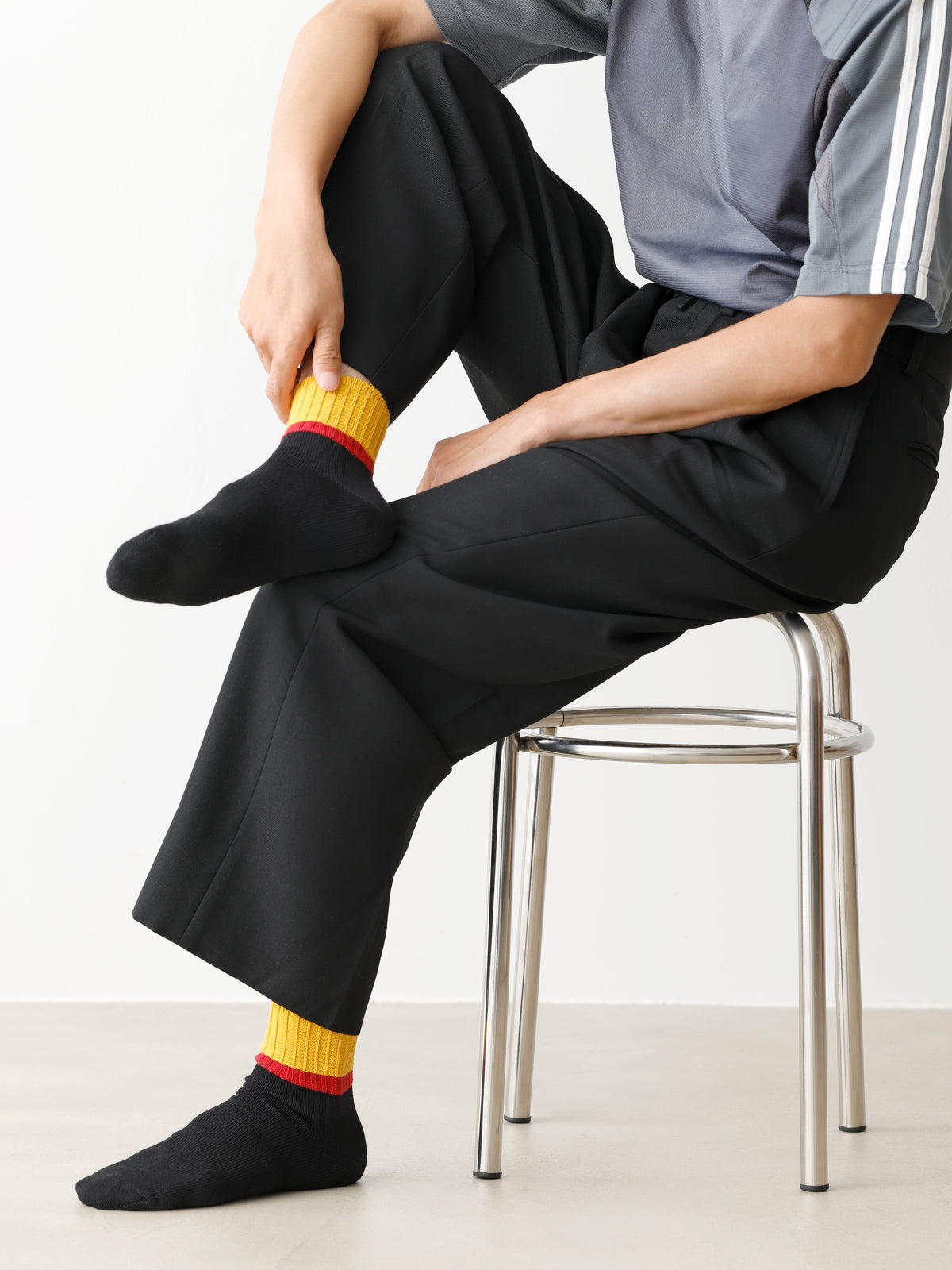 【Tabio MEN】サッカー応援  ハーフカラーラインショートソックス