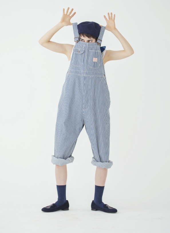 モデル女性と商品の画像 スライド5枚目